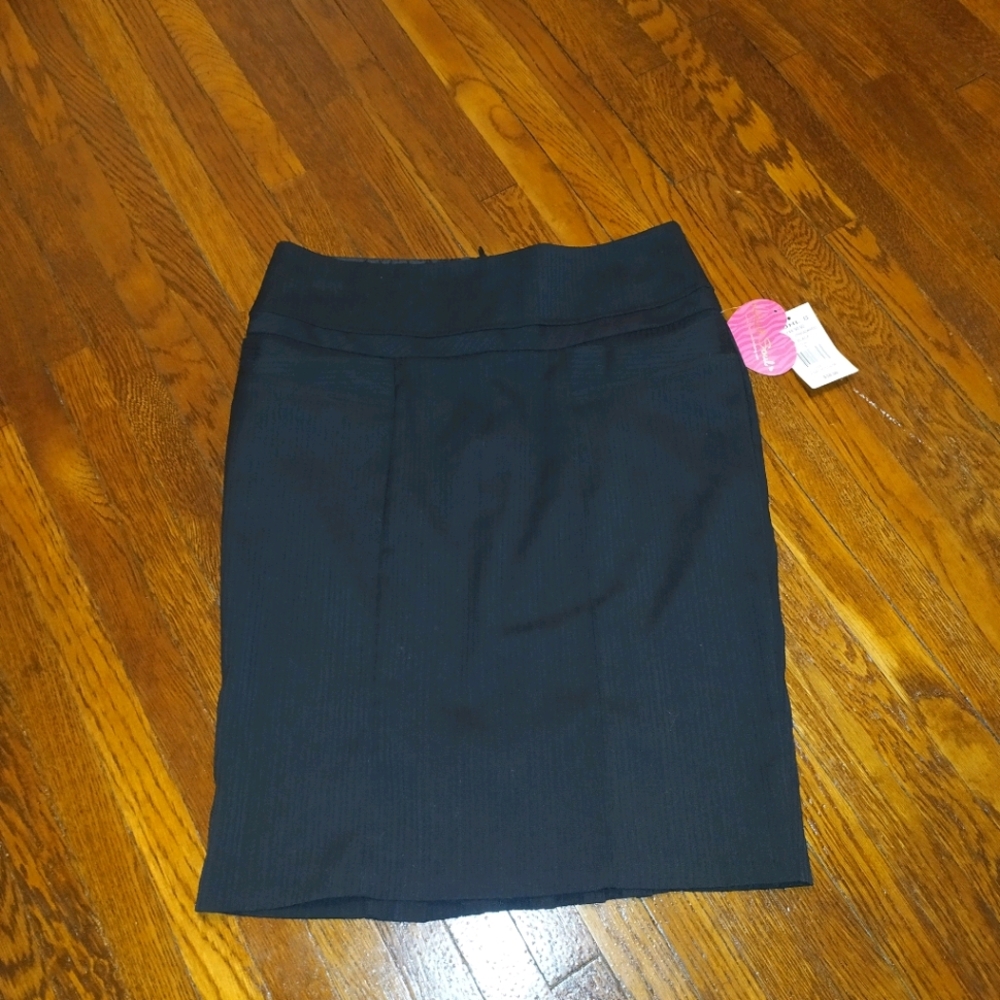 NWT black knee length Heart Soul skirt!
